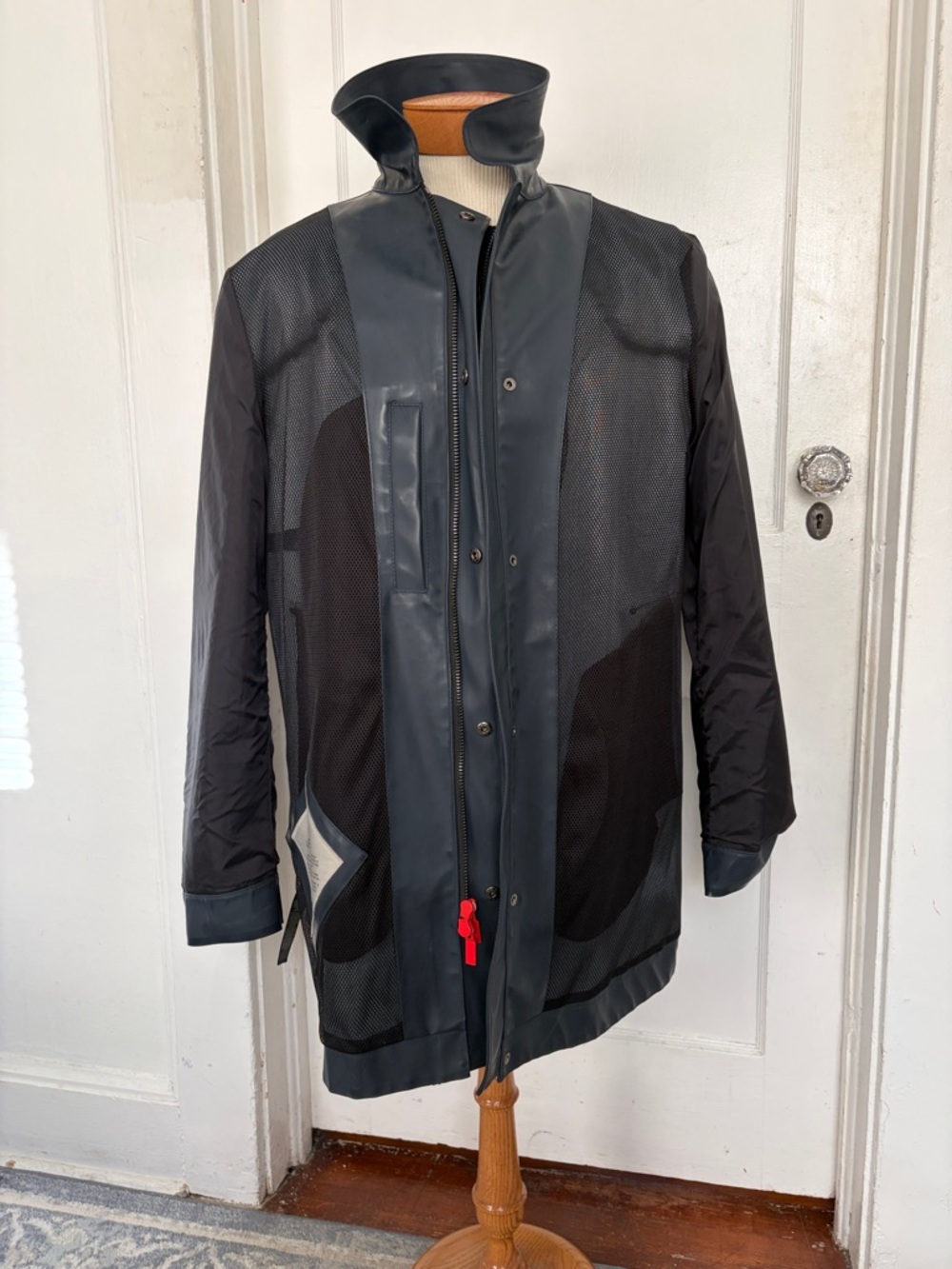 Hunter Men's Dark Blue Trench Coat - Smooth Finish in mint condition - Picture 10 of 13